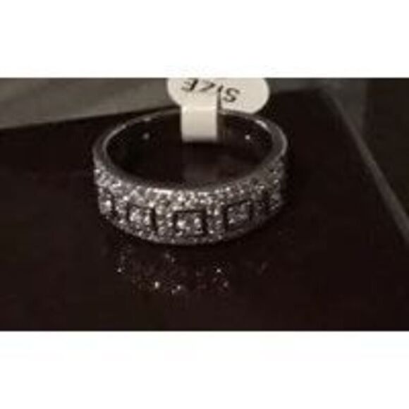 New~2 Ct. Round Pave Genuine Diamond Simulant Band Ring Sz 8 - Picture 2 of 3